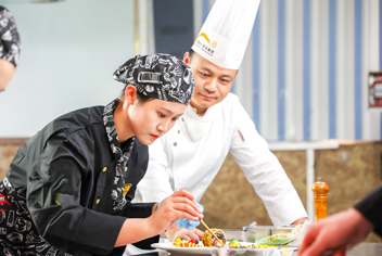 在新疆新东方学厨师能学会吗